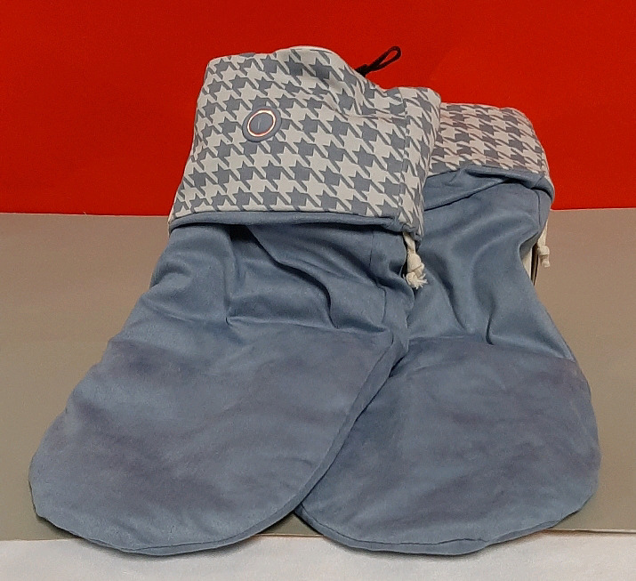 New Warming Socks Charge the Batteries Plug them in and set your temp. Voila warm feet!