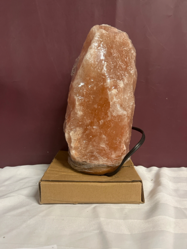 New Himalayan Salt Lamp