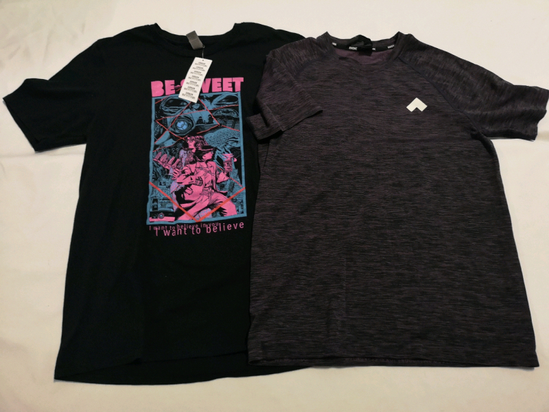 2 New Women's T-shirts Sz Small