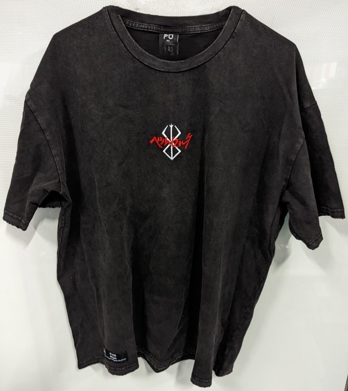 New Berserk Black Swordsman Collection T-shirt M