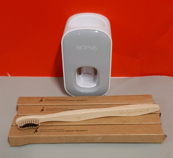 New 5 Charcoal Infused Bamboo Toothbrushes and a Toothpaste Squeezer