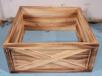 New - 18"&times;18"&times;8" Outdoor Pine Wood Planter Box