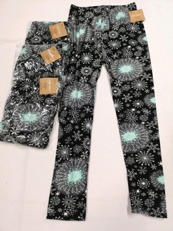 4 New Just Cozy sz M/L Leggings