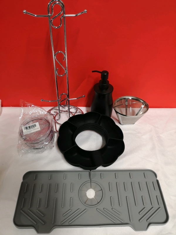 Great Kitchen Lot - New Soap Dispenser, Sink Mat, Replacement Tumbler Lids +