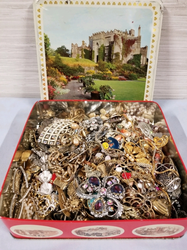 Vintage cookie tin full of jewelry