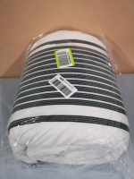 New Yantai Queen Size Comforter - 90 by 90"