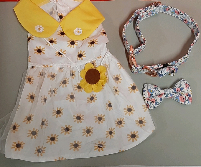 Dog Lot Sunflower Dress Size L Adjustable Collar and Bow Tie