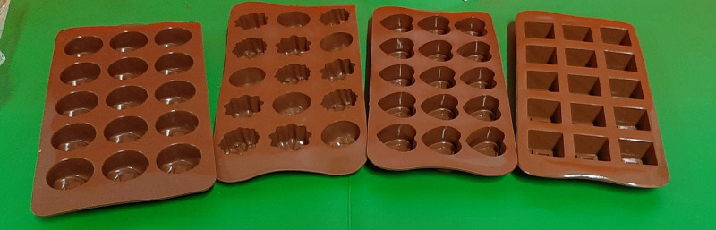 4 New Silicon Candy / Chocolate Molds