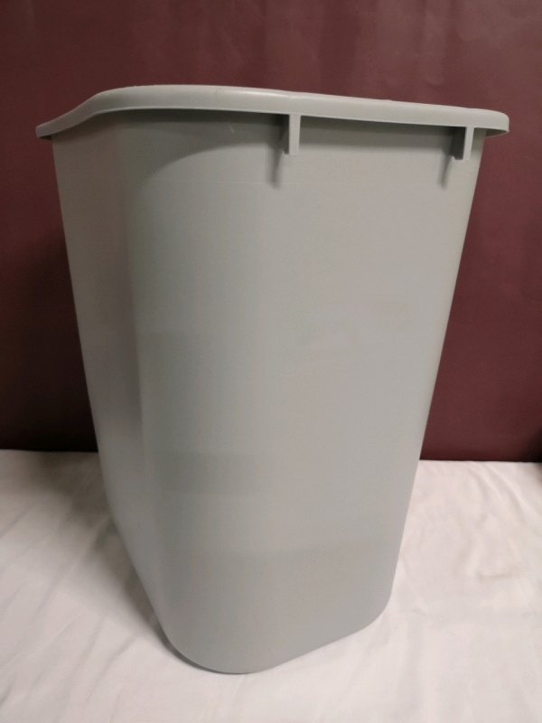 New Rubbermaid Waste Bin - Grey