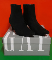 The Gap Vegan Pointy Toe Ankle Boot Size 7 Retail $118.00