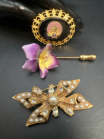 Vintage Elegant Pearl and Rhinestone Brooch