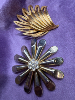 Vintage CORO Rhinestone Sun burst CORO Art Deco Tiered Brooch