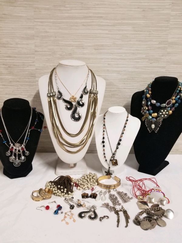 Lot of vintage to modern jewelry