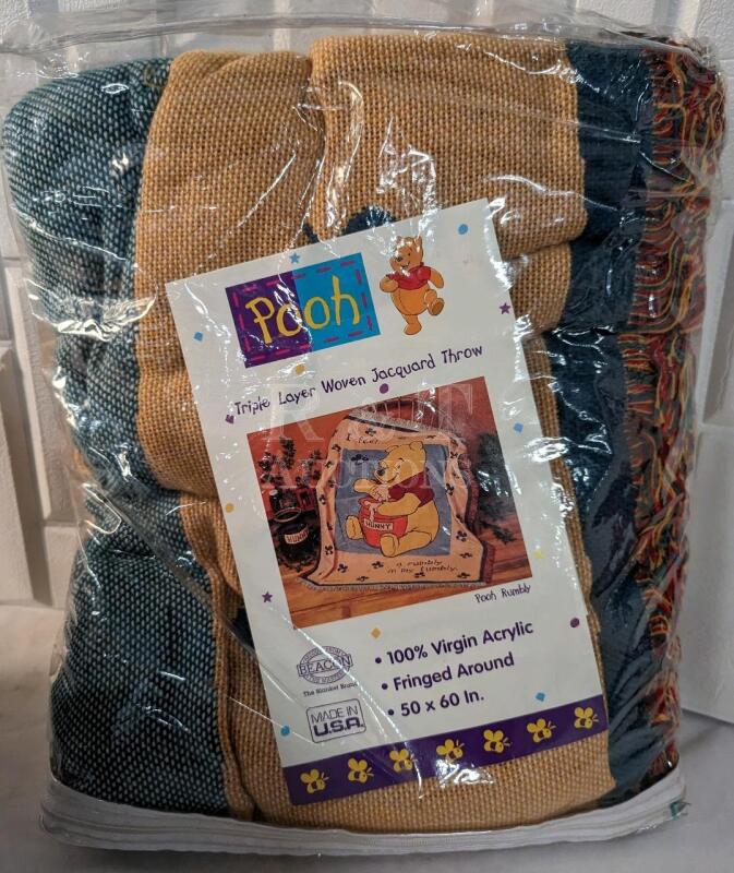 Triple Layer Woven Jacquard Winnie the Pooh Throw Blanket