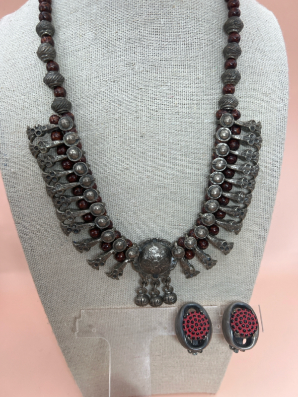 Statement Molded Seams Necklace Clip o Earrings