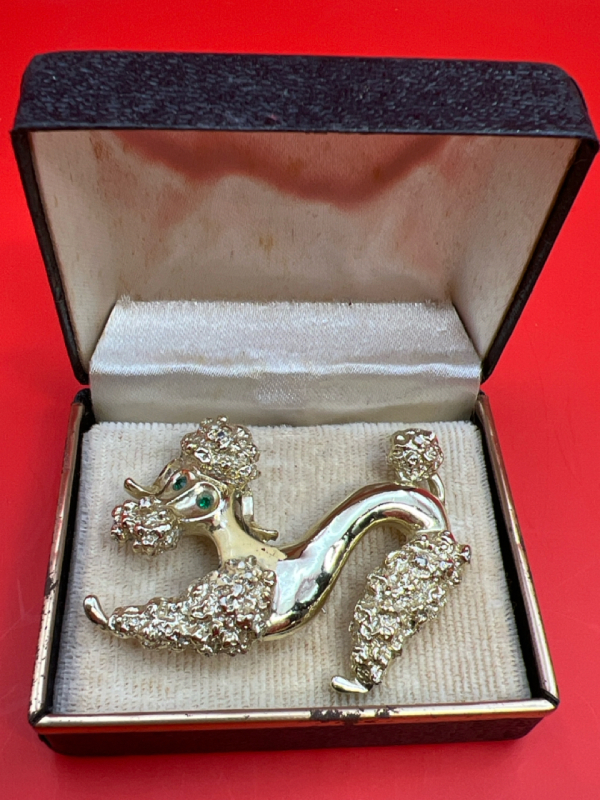 Vintage GERRY&rsquo;s signed Poodle Brooch Emerald Rhinestone Eyes