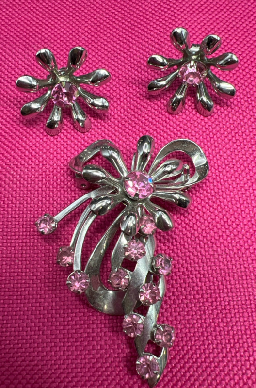 Modernist pink Rhinestone figural Brooch Earrings