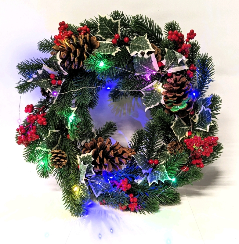 New Light-Up Artificial Christmas Wreath 17.7" Wide