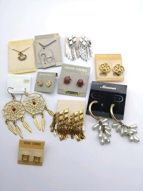 Canadian Vintage Jewellery Necklaces & Earrings