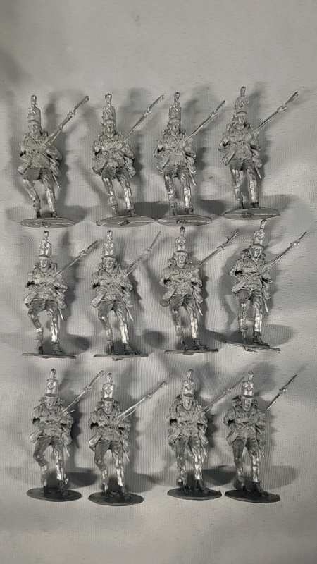 12 Lead Soldiers - British Charging - 1812