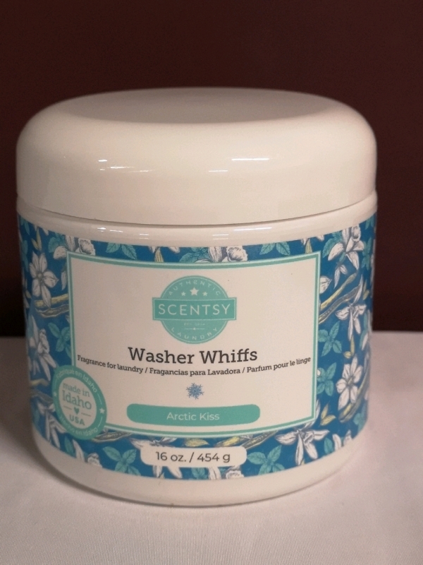 New Scentsy Washer Whiffs 16 oz - Artic Kiss