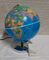 Smart Wallaby 3 in 1 Globe Has Night View Free Guidebook Colouful and Detailed Comes with a Free Card Game No Batteries Plugs In