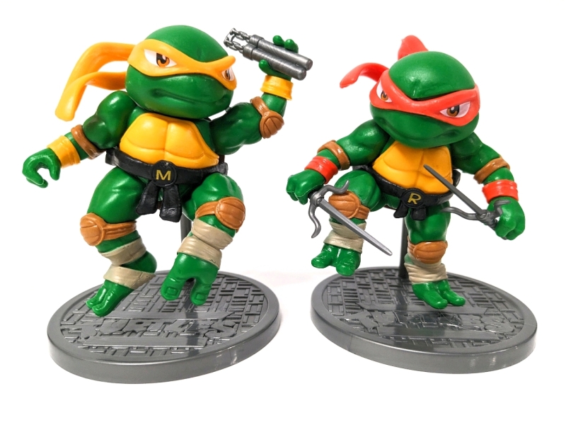 2 TEENAGE MUTANT NINJA TURTLES Display Figures 5" Tall : Michaelangelo & Raphael