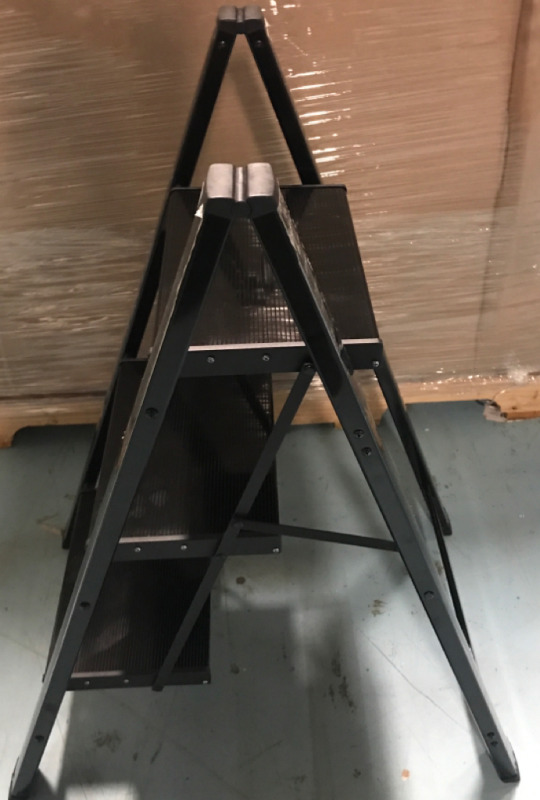 3 Tiered Step Ladder 35&rdquo;x18.3&rdquo;