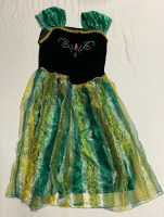 Beautiful Halloween dress with decorative bodice and flowing skirt size 3XL