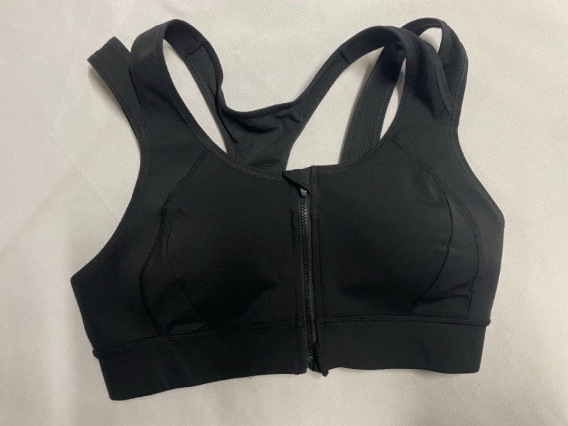 NEW Syrokan Sports bra with back clasp and front zipper Size Medium