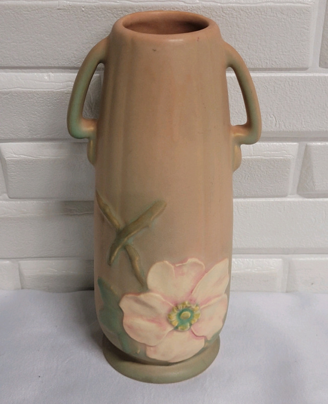 Vintage WELLER Vase , Hand-Incised Signed on Bottom , 8" Tall . No chips or cracks