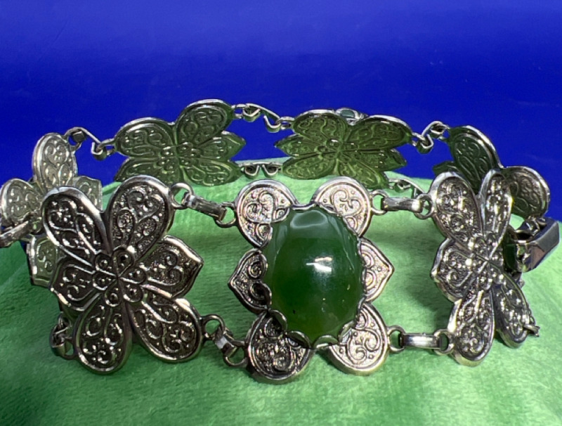 Claw Set Green Stone Wide Link Bracelet