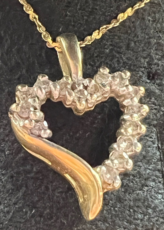 10KT Diamond Heart Pendant 10K Chain