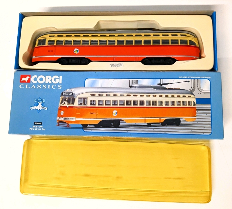 Vintage CORGI Classics 1:50 Scale Limited Edition Diecast Boston PCC Street Car S5008 with original box