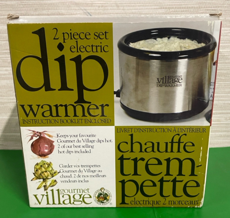 NEW Gourmet Village 2 piece set electric dip warmer with 2 free dips