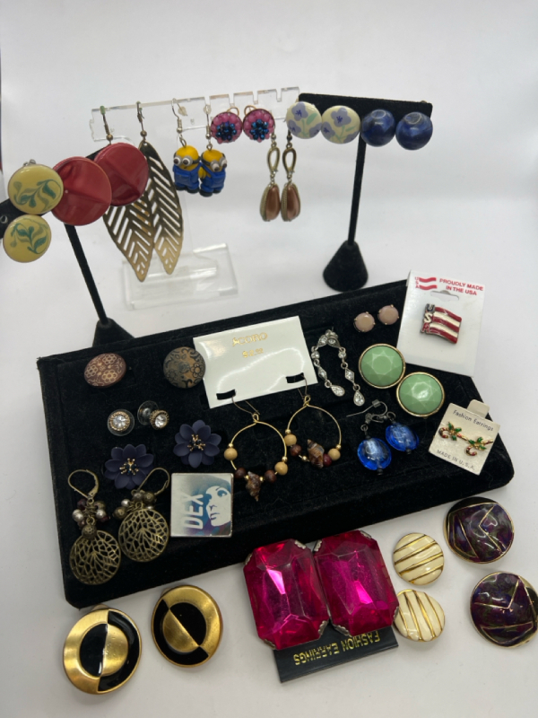 Various Styles of Vintage Modern Earrings