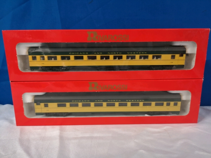 Rivarossi HO Scale Model Railroad Cars - Chicago & North Western