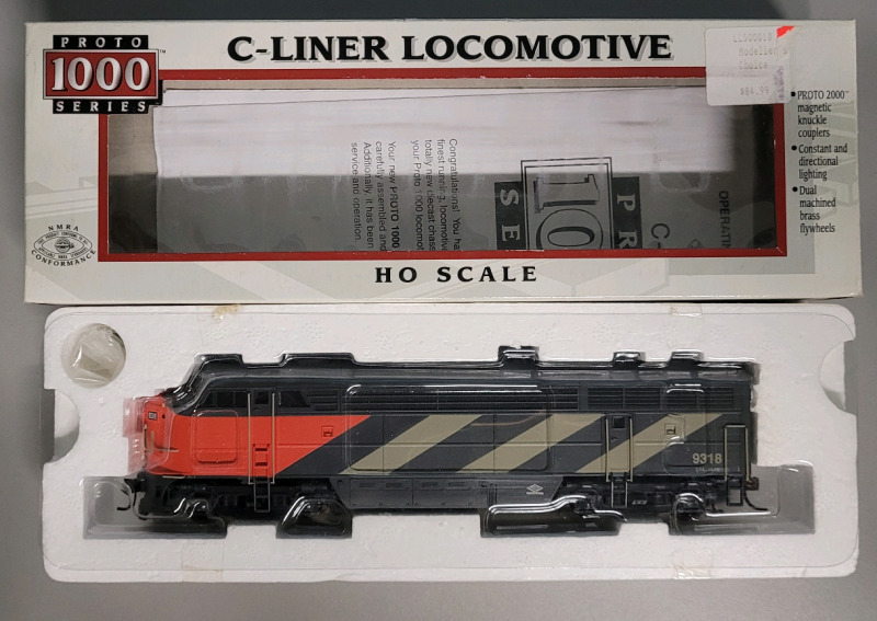 Proto 1000 Series C-Liner Locomotive HO Scale CN Engine #9318