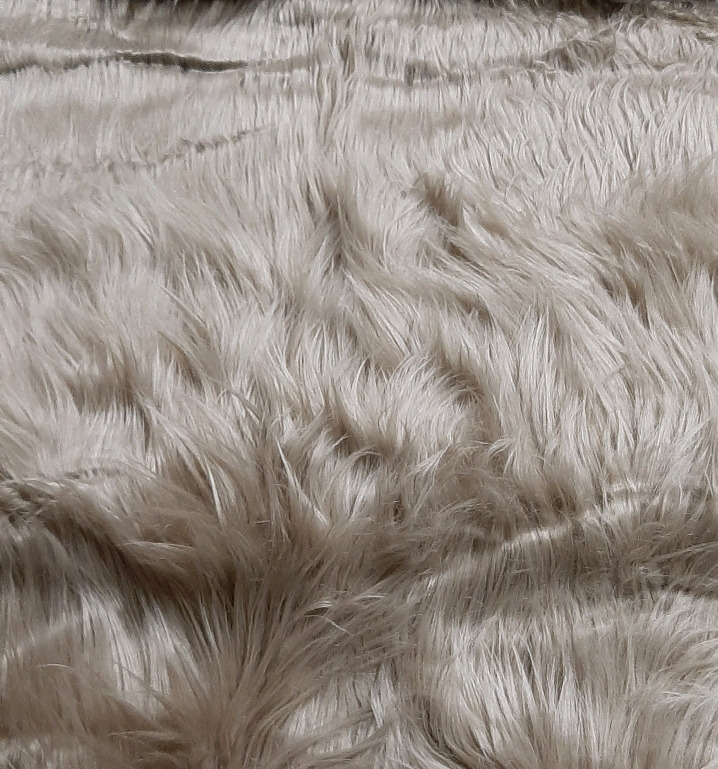 NEW Faux Fur Shag Rug 5 X 7 feet