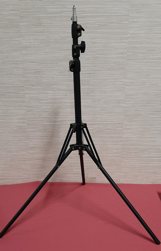 NEW Jal Universal Tripod Extends to 190 cm