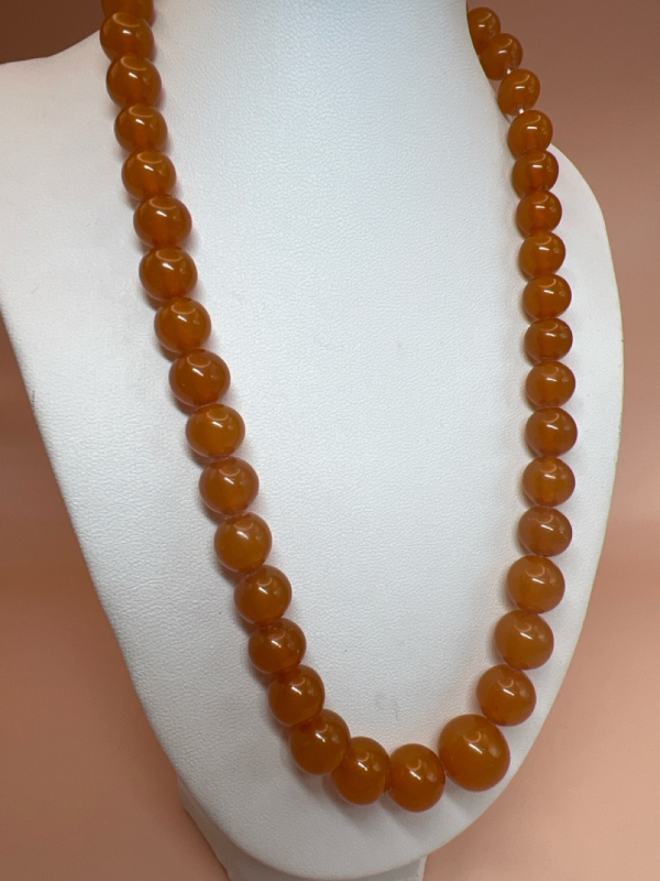 Vintage Graduated Amber Bead Necklace