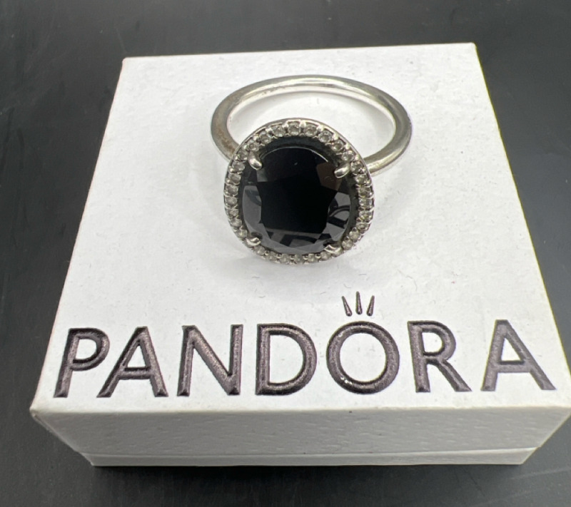 PANDORA Glamorous Legacy Black Spinel Ring