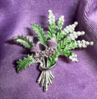 Signed Exquisite Scottish Thistle & Heather enamel Brooch