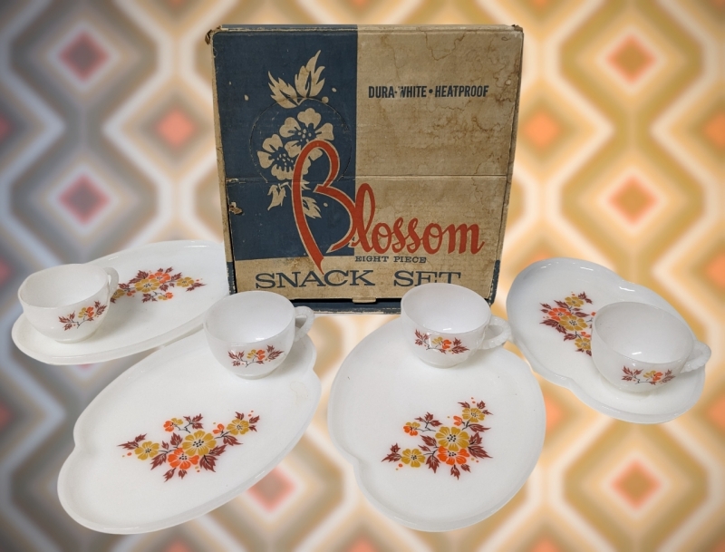 Vintage BLOSSOM Eight Piece Snack Set (4 each Milk Glass Cups & Plates) from The Federal Glass Company with Original Box