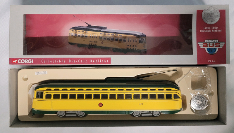 CORGI PCC Streetcar Minneapolis - St. Paul Diecast in Original Box , 1:50 Scale