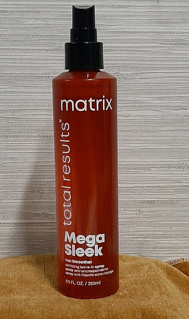 NEW Matrix Total Results Mega Sleek Defrizzing Spray 250ml