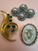 Vintage Brooches Rhinestones & Cameo