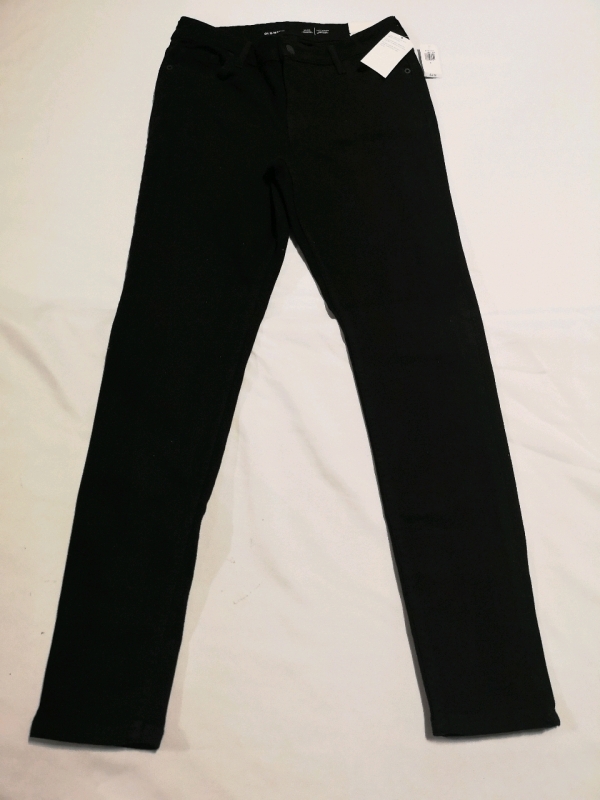 New Women's Jeans sz 6 by Old Navy