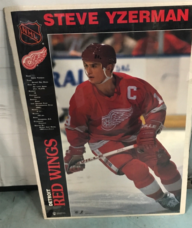 23.5”x33” Steve Yzerman Detroit Red Wings Poster