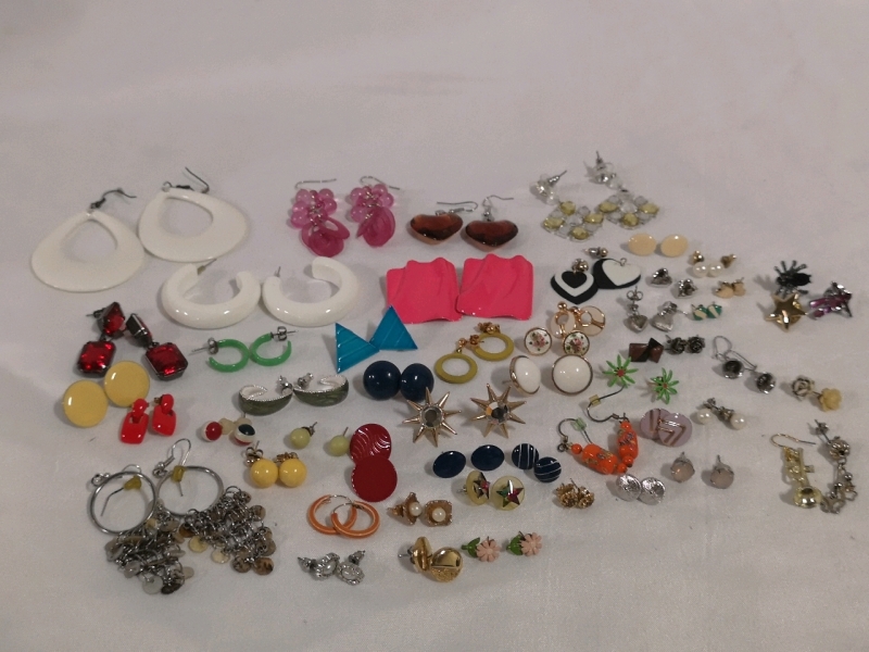 40+ MCM Retro Earrings